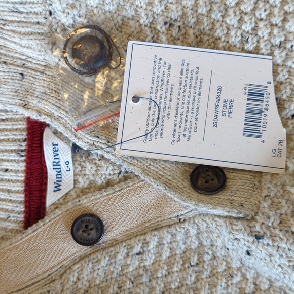Super soft WindRiver pull over sweater. Size Large. Oatmeal with black specks. - Picture 5 of 5